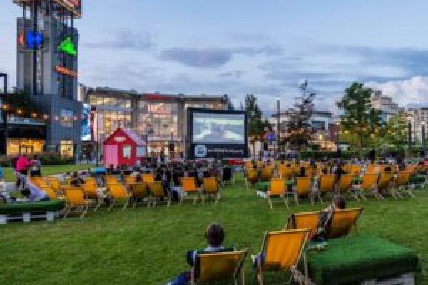 Кінотеатр під відкритим небом у Варшаві в четвер
