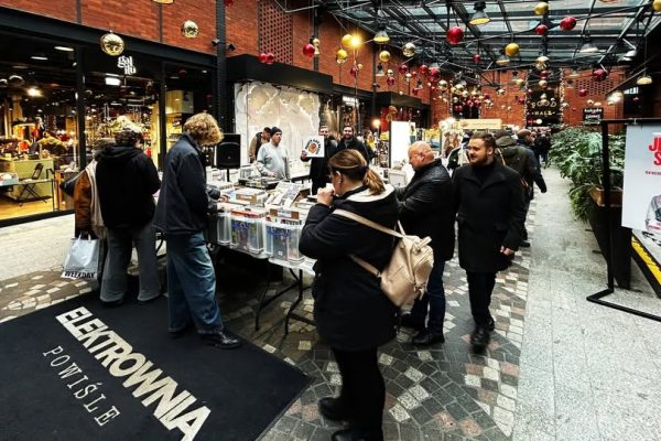 Strefa Winylowa na Targach Jestem Slow #DzieńKobiet w Elektrowni Powiśle